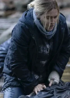 MARE OF EASTTOWN (LORI ROSS) JULIANNE NICHOLSON BLUE COTTON HOOD JACKET