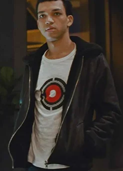 POKÉMON DETECTIVE PIKACHU (TIM GOODMAN) JUSTICE SMITH BLACK JACKET